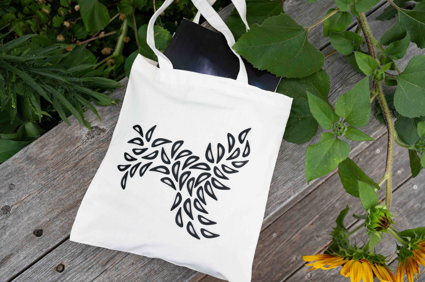 Dispersia 3D Relief Tote - Black