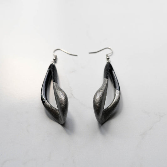 Eloura Earrings Painted (Black & Silver)